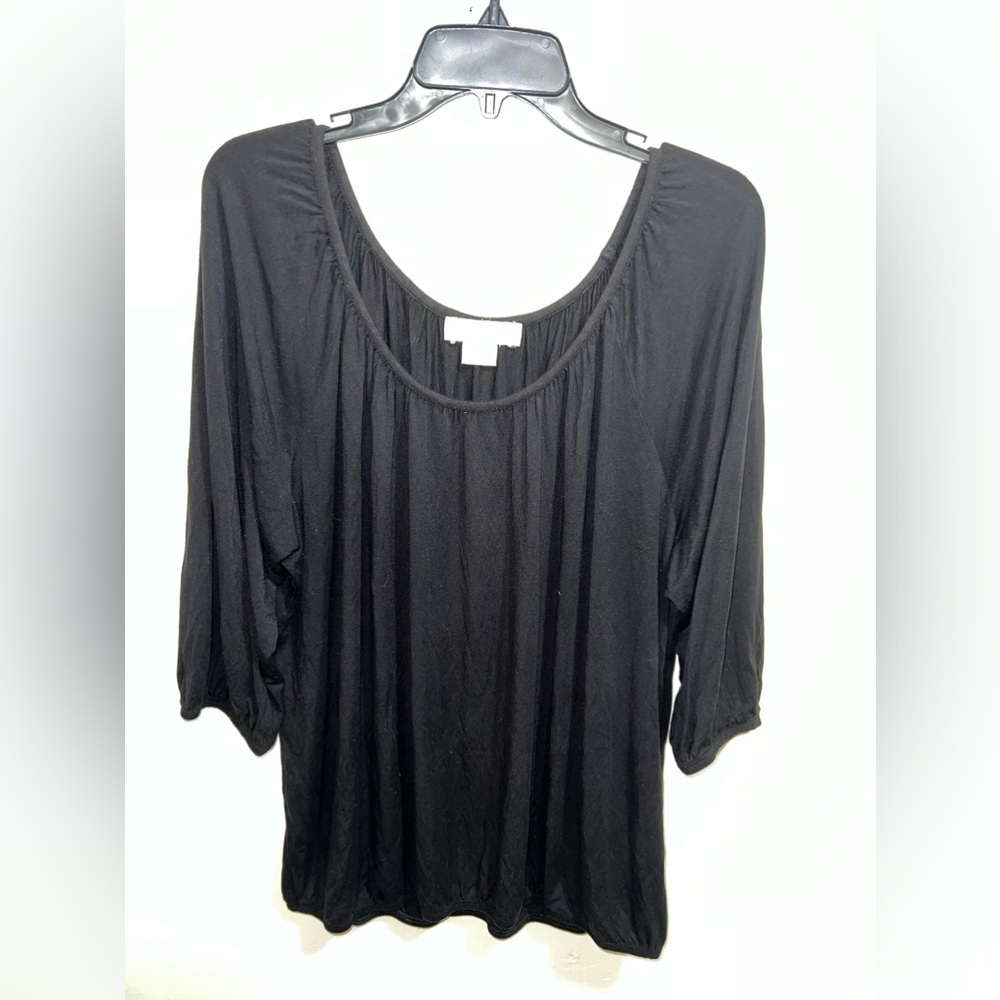 Michael Kors sz 1X black blouse. Excellent condition smoke ands power free home